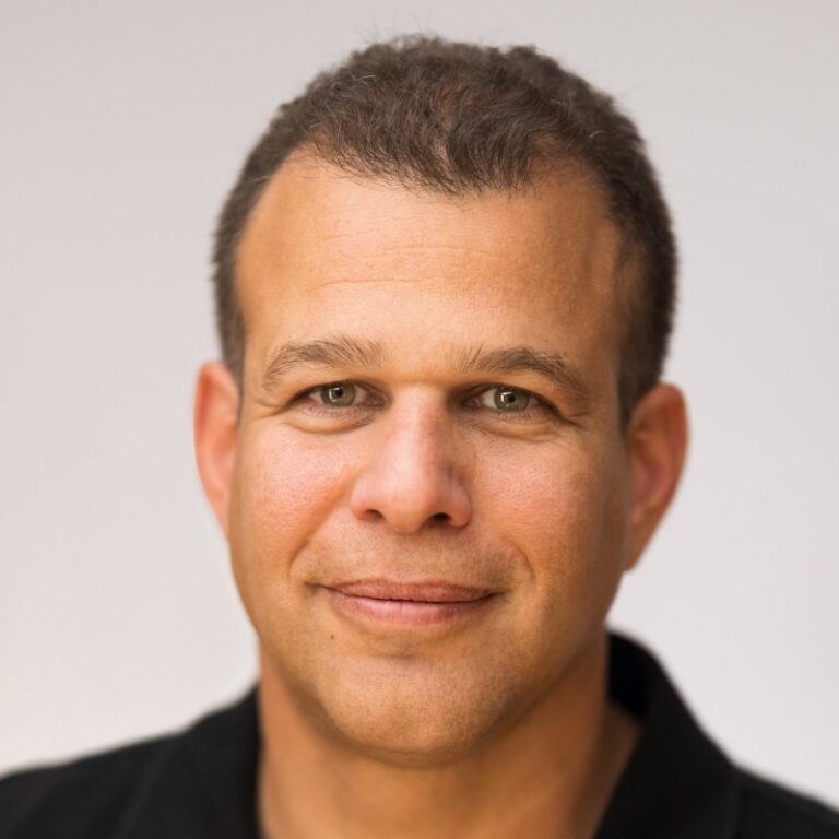 Headshot of Itamar Novick